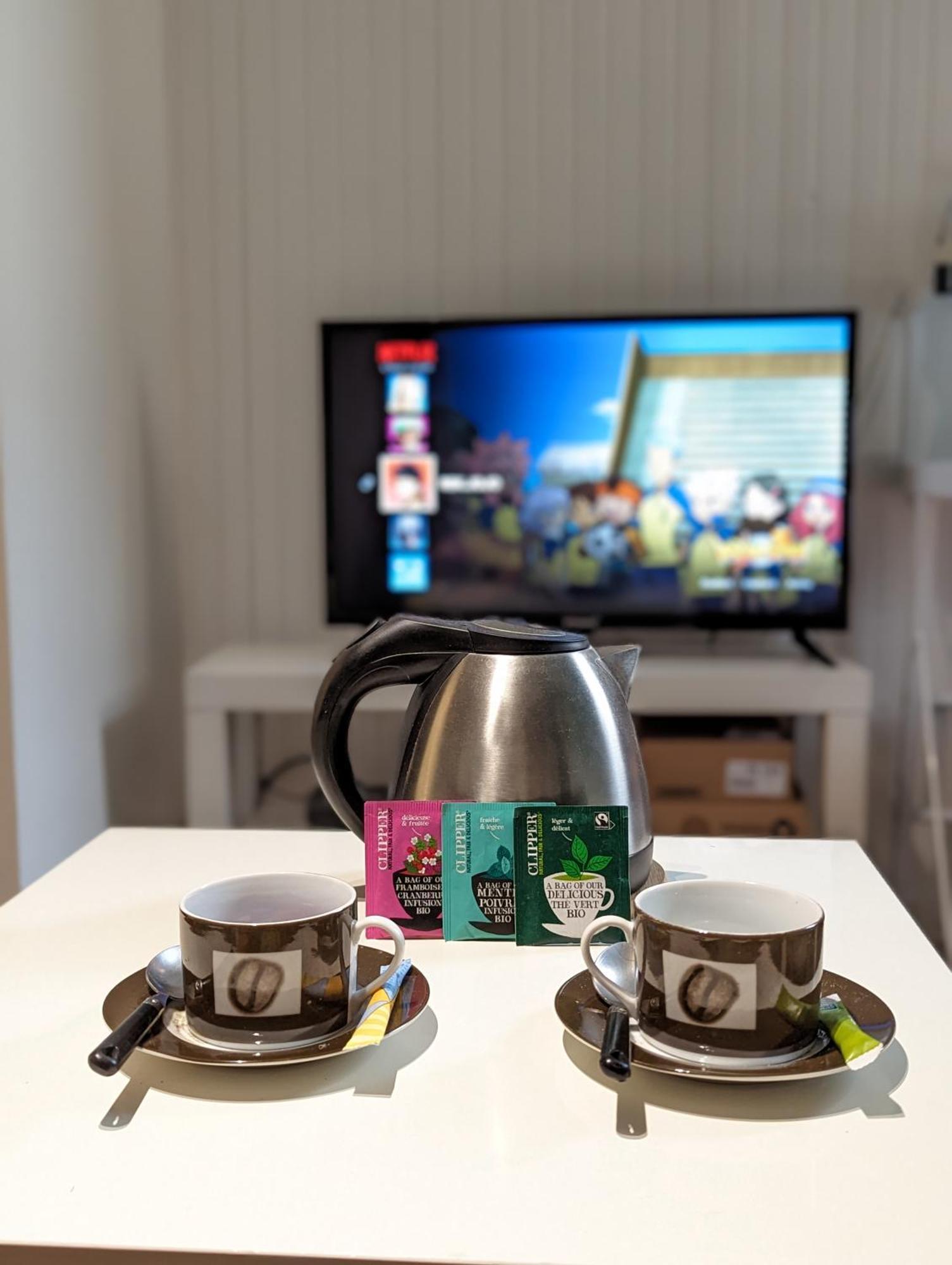 Simplicien *cosy* Plein Centre De *tv* Wifi *cafe*